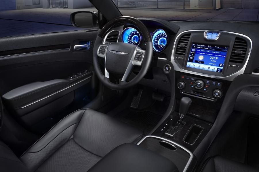  Chrysler 300C 2011 года  (фото 17 из 83)